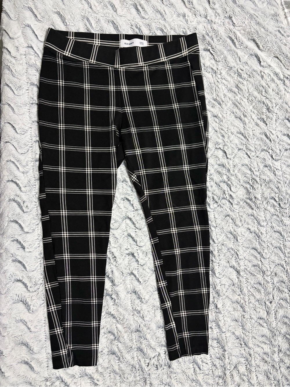 Old Navy Black & White Plaid Ponte Ankle Pants